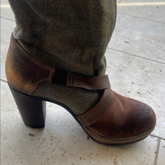 Diesel Green and Brown Heeled Boots - Picture 4 of 8